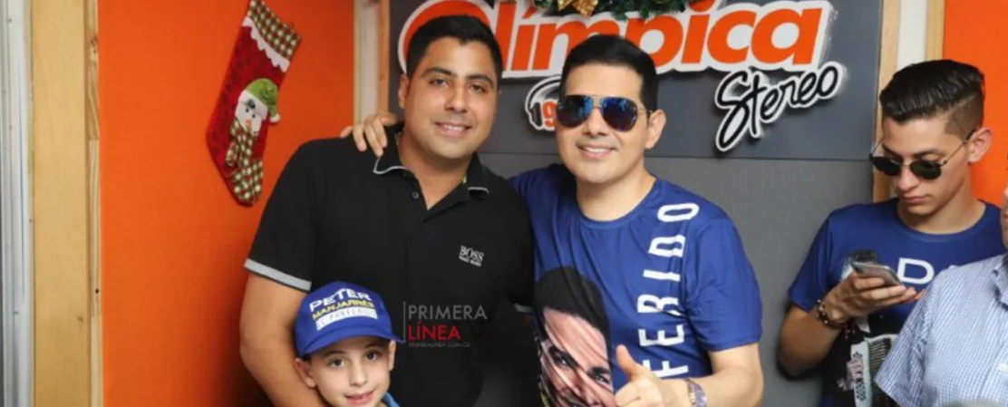 El compositor Jorge Mario Oñate al lado del cantante Peter Manjarrés. / Primera Línea