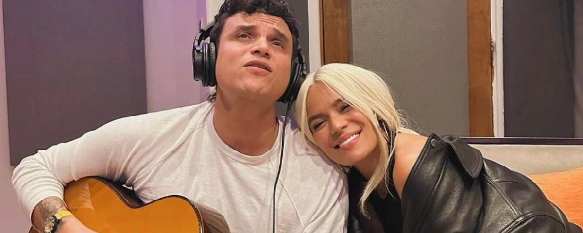 Karol G y Silvestre Dangond juntos en estudio grabando vallenato