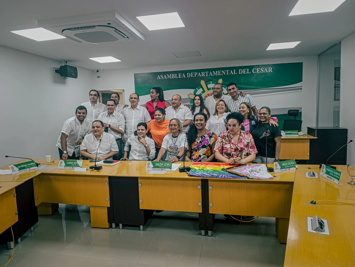 Diputados de la Asamblea del Cesar y representantes LGBTIQ+ celebran unánime aprobación de la Ordenanza 314, primera política pública para diversidad sexual 2025-2037. Foto: Cortesía.