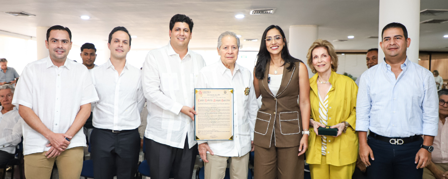 Homenaje a Carlos Murgas Guerrero.