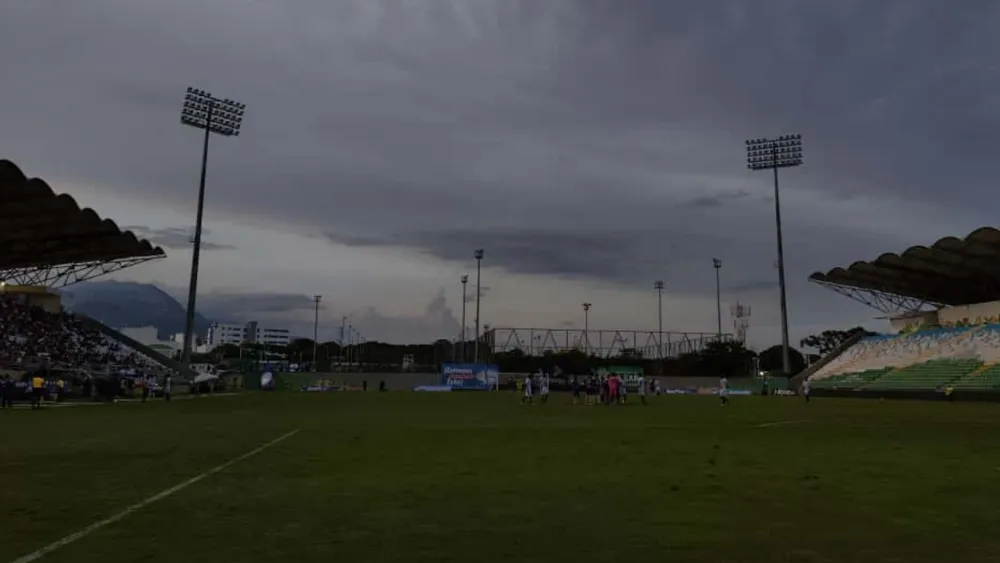 Con la intervención de las luminarias del estadio Armando Maestre, Alianza Valledupar podrá volver a jugar de noche.
