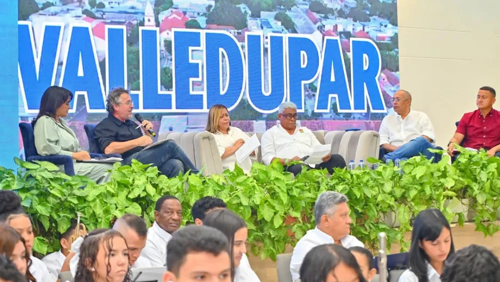 Este jueves 8 de enero se celebró el conversatorio “Escuelas Culturales Semilleros del Folclor Vallenato”