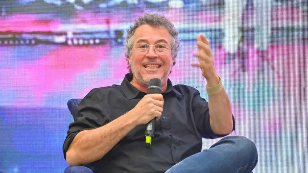 El ex secretario de cultura de Medellín, Jorge Melguizo, estuvo presente en el panel de invitados.