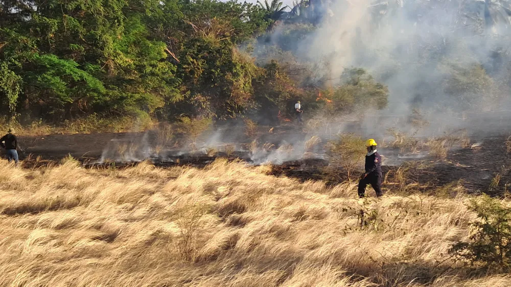 Los equipos de emergencia tuvieron que trabajar de manera ininterrumpida durante apróximadamente cuatro horas.