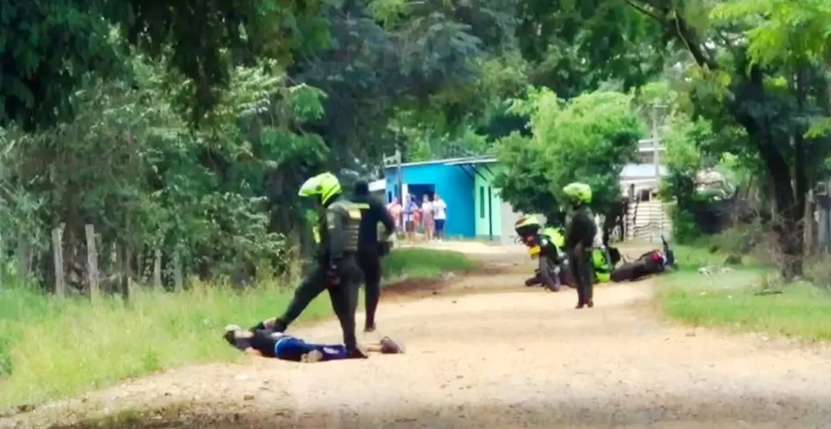 Un procedimiento policial registrado en el municipio de Pelaya, sur del Cesar, dejó la neutralización de un sujeto y la aprehensión de un menor de edad, tras un ataque armado contra una patrulla de la Policía Nacional. Foto: cortesía.