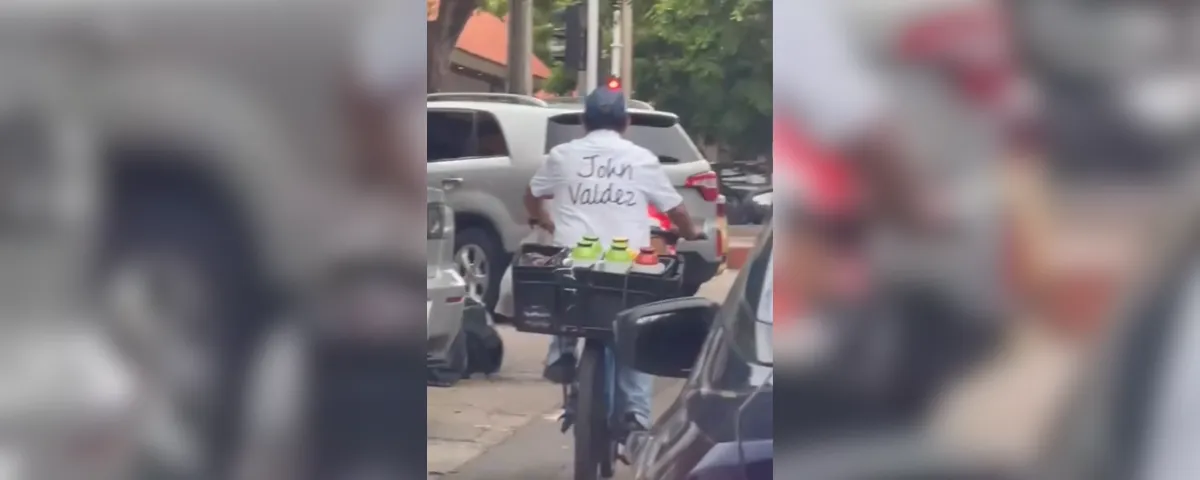 Con creatividad, una bicicleta y tinto, un emprendedor costeño convirtió las calles en su vitrina.