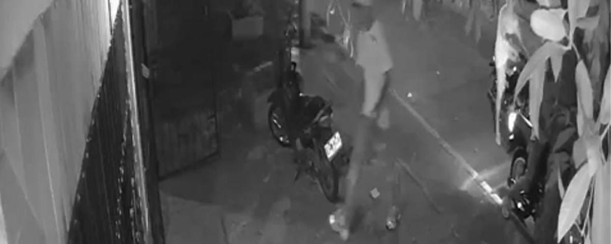 El operativo criminal contó con la participación coordinada de al menos cuatro motocicletas.