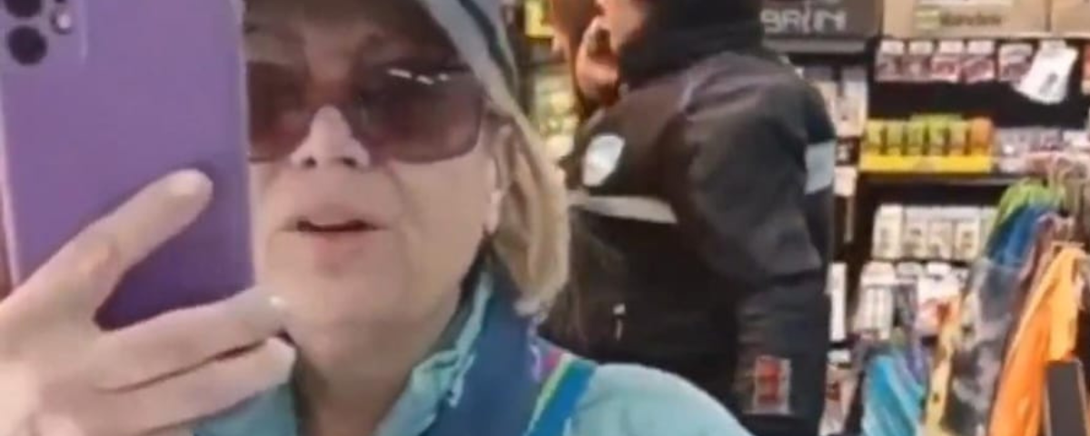 La misma mujer había sido señalada recientemente por un episodio de agresión verbal contra un domiciliario.