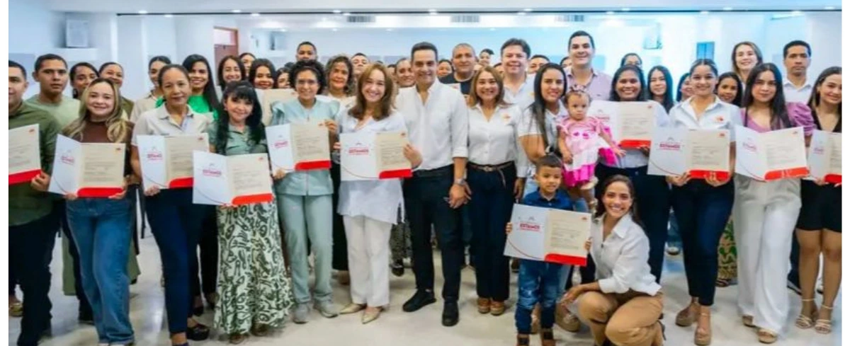 Entrega de subsidios de vivienda de Comfacesar