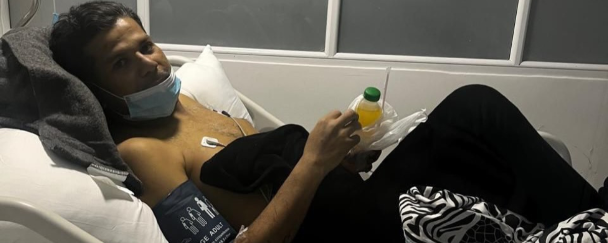 El cantante Diomedes Dionisio permanece bajo vigilancia médica en la Clínica Reina Catalina de Barranquilla.