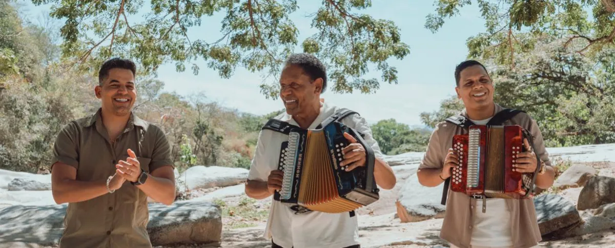La canción, compuesta por Efraín ‘El Mono’ Quintero Molina e Israel Romero, es una evocación a la magia del Festival.