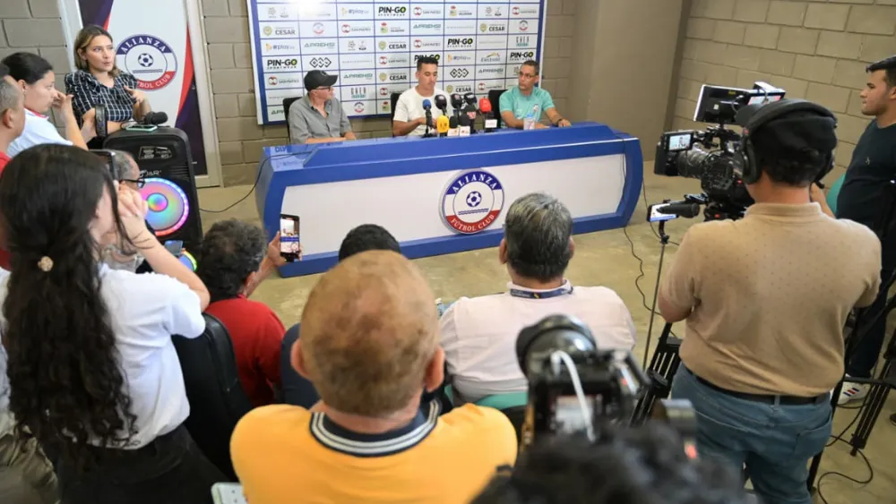 El presidente Carlos Orlando Ferreira y el asistente técnico Edwards Muñoz también estuvieron presentes. Foto: Richard Dangond.