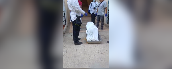 Unidades de la Policía Nacional acordonaron la zona y realizaron los actos urgentes, mientras que el levantamiento del cuerpo estuvo a cargo de funcionarios del Cuerpo Técnico de Investigación