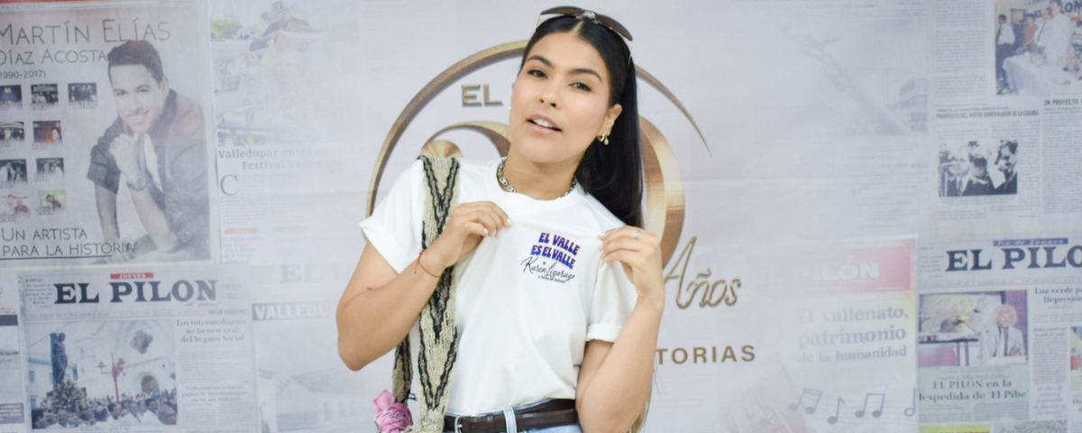 “El vallenato es unisex”, asegura Karen Lizarazo, quien con ‘El Valle es el Valle’ busca conectar a la juventud con la esencia tradicional del acordeón y la mochila arhuaca. Foto: Said Armenta/EL PILÓN.