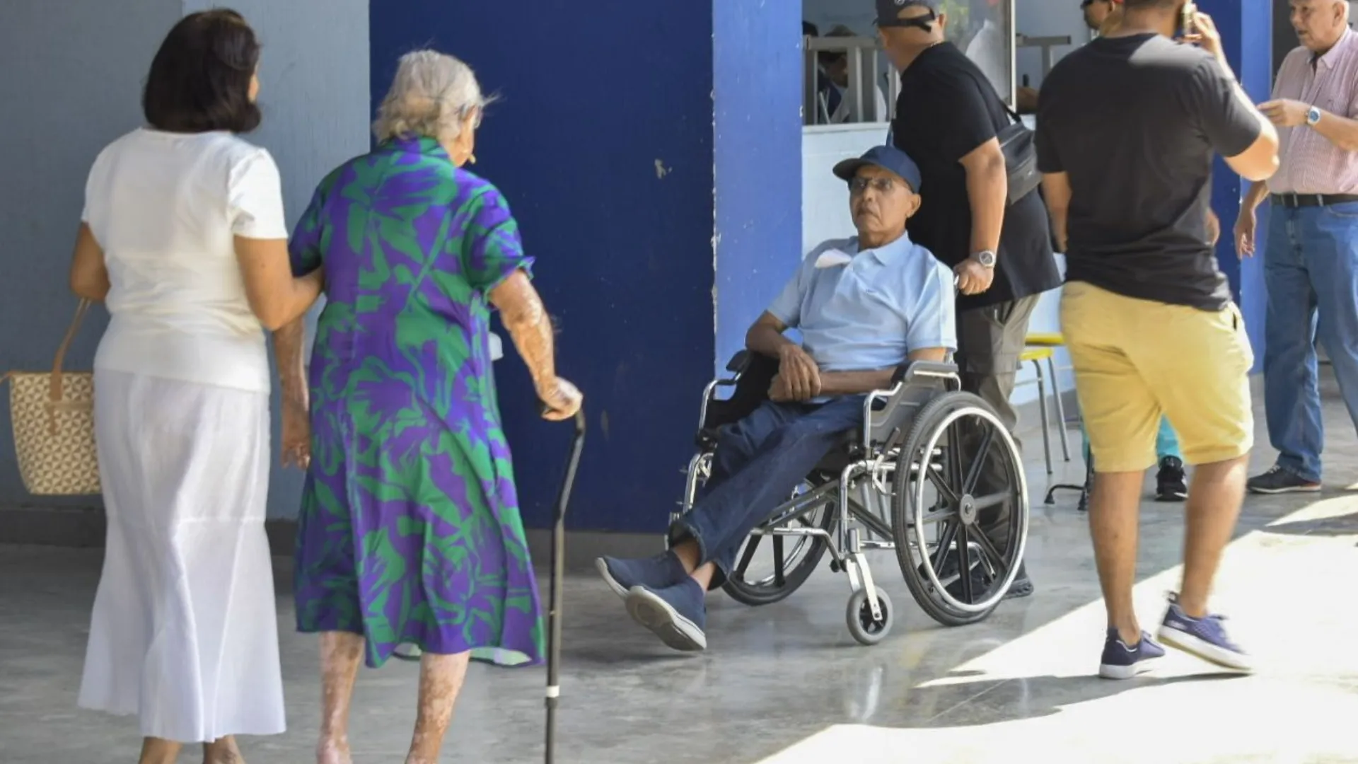 La palabra ‘discapacidad’ no existió en el vocabulario de los vallenatos durante la jornada de elecciones. Foto: Said Armenta.