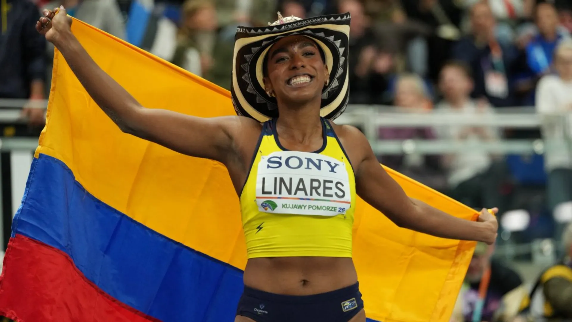 La atleta vallenata celebró con su ya icónico sombrero vueltiao.