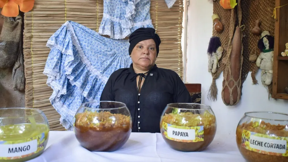 Siria Quiroz, hija de Rita Luquez, hanló con EL PILÓN. Foto: Said Armenta.