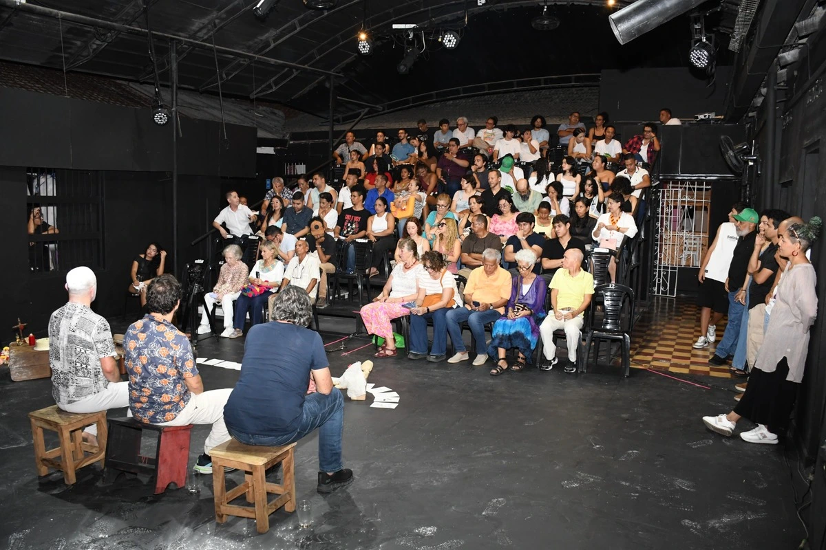 Entre aplausos y butacas ocupadas, Maderos Teatro vivió cuatro días de fiesta escénica con el primer ¡Quebulla! Festival, consolidando a Valledupar como nueva parada para las artes escénicas en el Caribe colombiano. Foto: Cortesía.