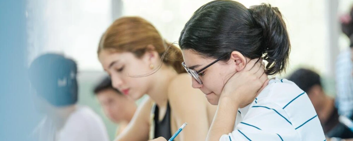 Este programa busca reconocer el desempeño académico de estudiantes de instituciones educativas públicas.