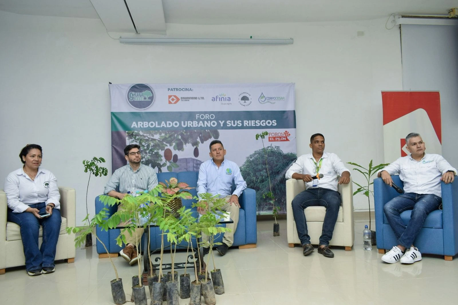 Panelistas en el Noveno Foro del Árbol. Foto: Said Armenta.