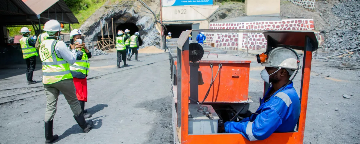 Convocatoria laboral en el sector minero abre oportunidades para conductores, operadores y auxiliares.