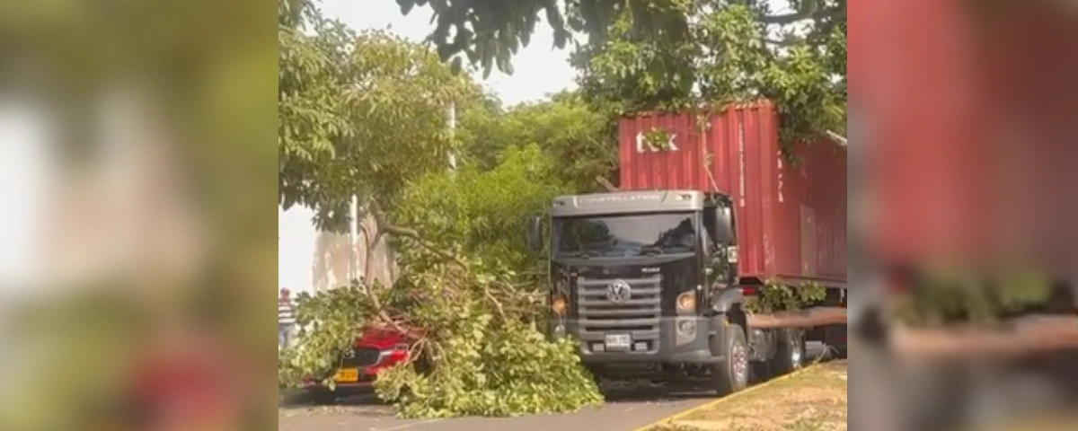 web-Carro hizo boja en Valledupar.we