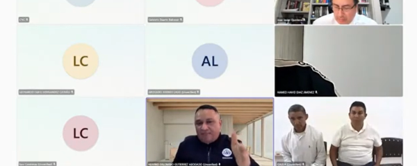 Por su parte, el Ministerio Público respaldó la posición de la Fiscalía, asegurando que la captura sí se ajusta a los parámetros legales de la flagrancia establecidos en el Código de Procedimiento Penal.