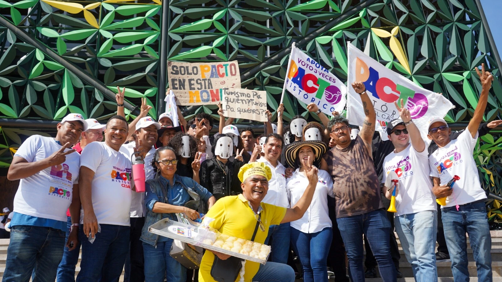 Simpatizantes recorrieron obras inconclusas en Valledupar e invitaron a despertar este 8 de marzo en contra de los clanes.