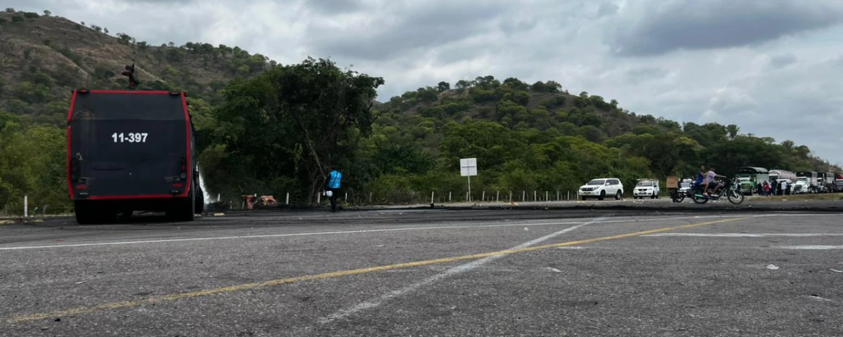 Levantan temporalmente bloqueo en vía Valledupar-Bosconia: tramos habilitados y hora tentativa en la que harían otro