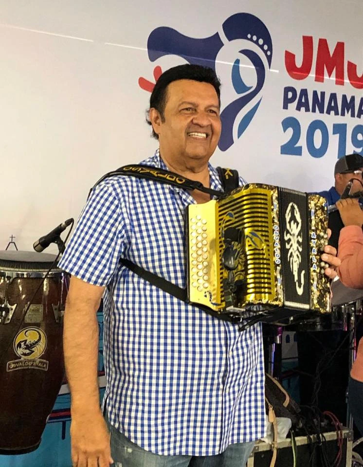 Osvaldo Ayala, artista panameño.