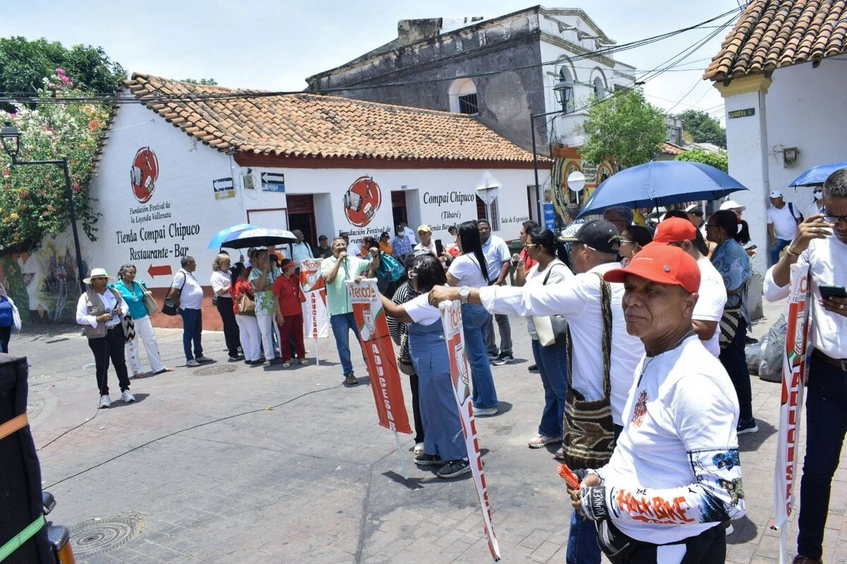 ¿Hay clases en colegios públicos de Valledupar tras el plantón de este lunes?: esto acordaron alcalde y docentes por la prima de antigüedad