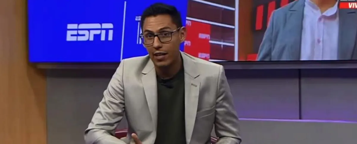 El periodista de 31 años habría aceptado el llamado de Javier Hernández Bonett.