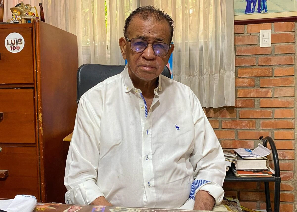 Retrato de Andrés Eliécer ‘El Turco’ Gil, ícono del vallenato y fundador de una de las academias más importantes del país, reconocido como formador de reyes y reinas del Festival. Foto: Said Armenta.