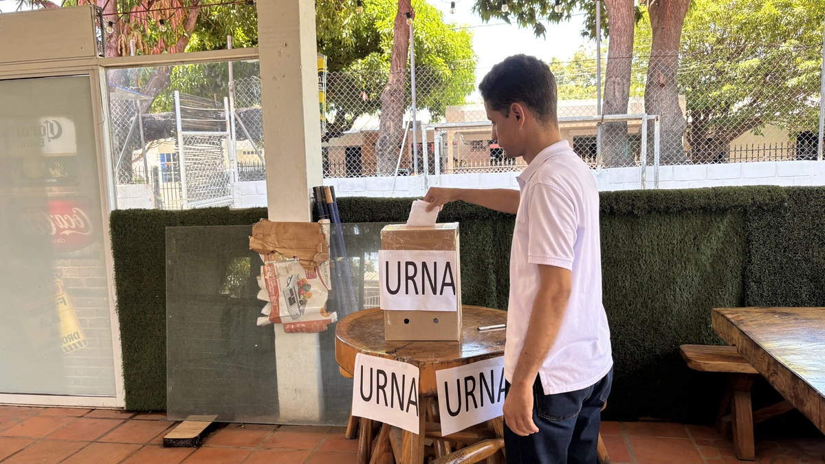 Votación a la JAC en Álamos 2. Foto: EL PILÓN.