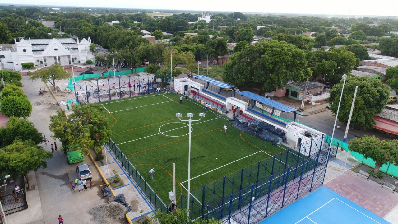 Malherido, Quiroz Villazón fue trasladado de urgencia al Hospital Rosario Pumarejo de López, donde permaneció bajo pronóstico reservado durante varias semanas.