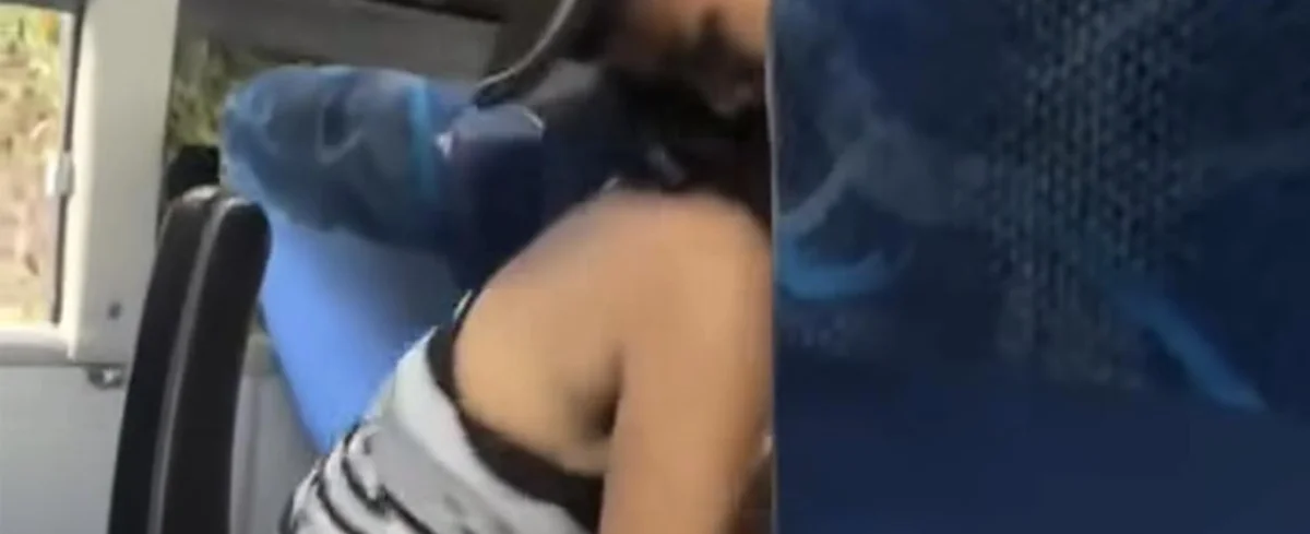 Niño murió tras asomarse a la ventana de un bus.