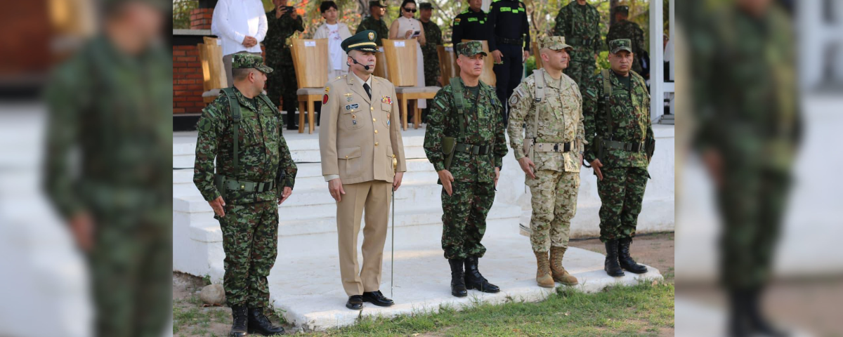 El nuevo comandante ha sido reconocido con más de doce medallas al mérito militar, entre ellas la distinción “Fe en la Causa”, además de varios reconocimientos otorgados por el Gobierno nacional.