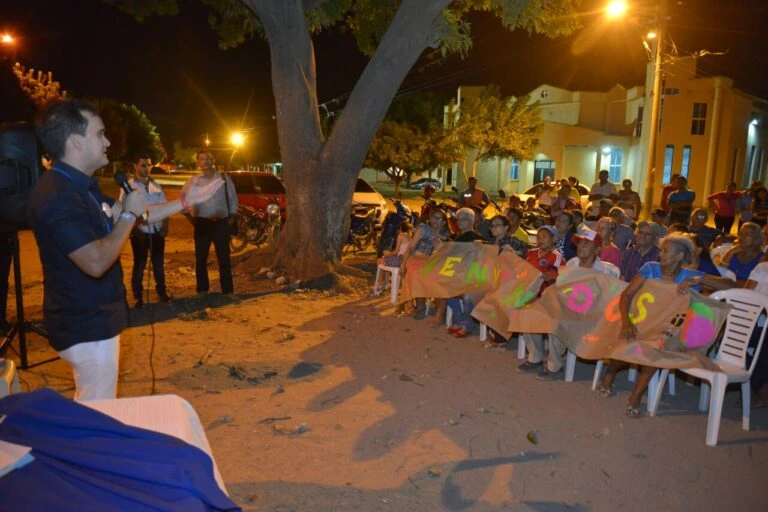 Habitantes de Villa Miriam conviven a diario con calles sin pavimentar, problemas de inseguridad y falta de cultura ciudadana, en un barrio que sigue esperando que las obras y las decisiones comunitarias mejoren sus condiciones de vida. Foto: RTA.
