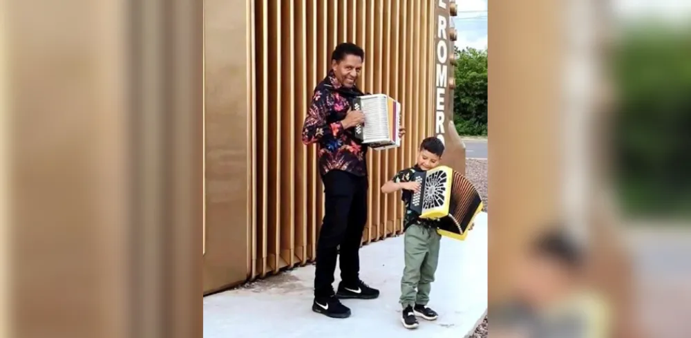 Israel Romero y Danielito acordeonero, en Villanueva, La Guajira. FOTO: suministrada