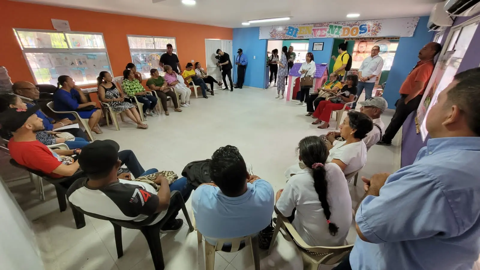 Líderes y dignatarios de las JAC de la comuna 5 se reúnen para revisar proyectos y definir prioridades de inversión en sus barrios de Valledupar. Foto: SIVA.