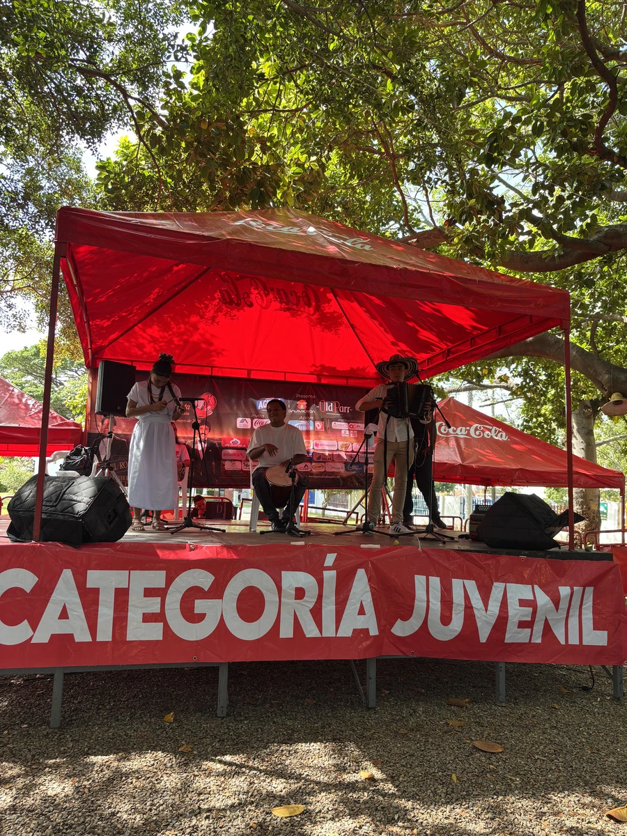 Conjuntos juveniles de música tradicional vallenata durante la segunda ronda en La Pedregosa, donde 25 jóvenes de veredas, corregimientos y ciudades del país se disputan un cupo a semifinales del Festival de la Leyenda Vallenata 2026. Foto: EL PILÓN.