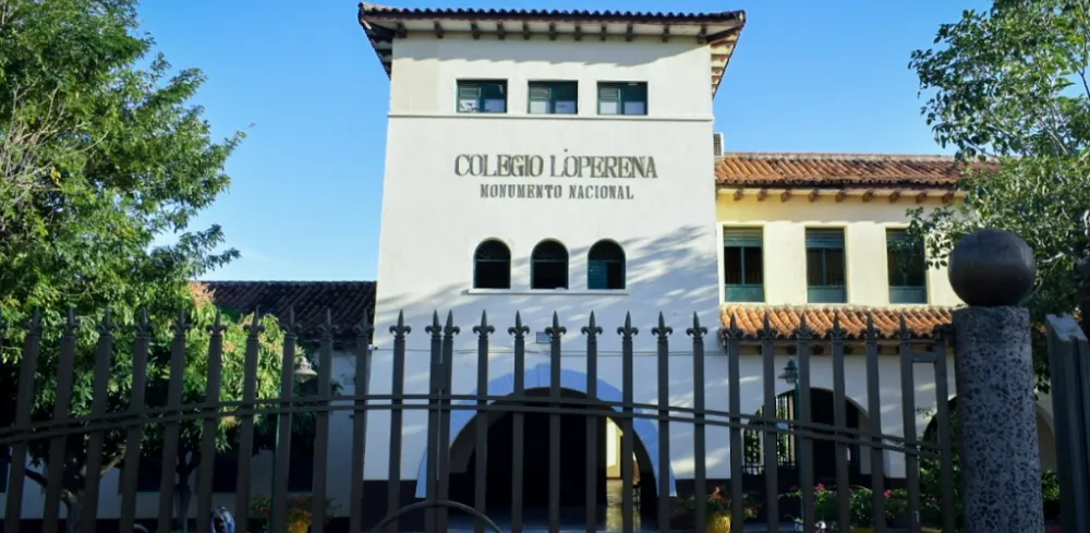 Fachada actual del Colegio Nacional Loperena. Foto: Said Armenta/EL PILÓN. 
