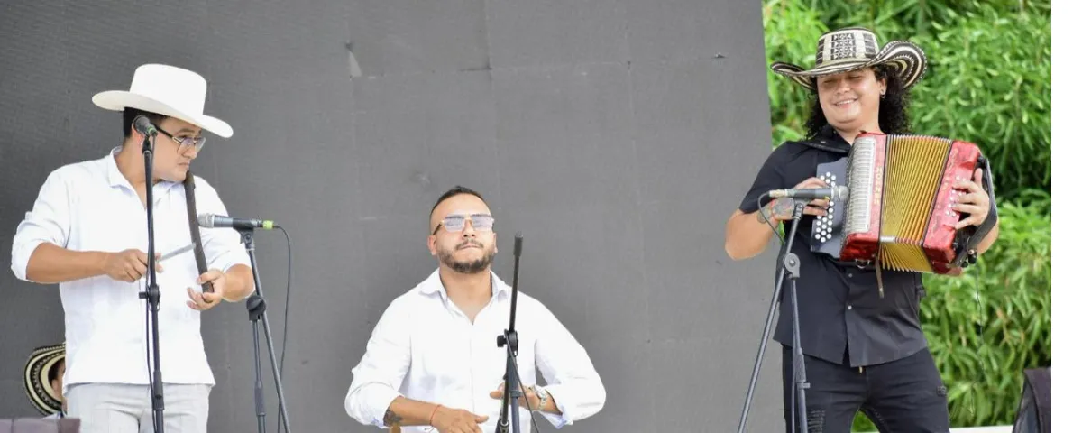 Acordeoneros afinan su talento en la jornada clave que define a los clasificados.