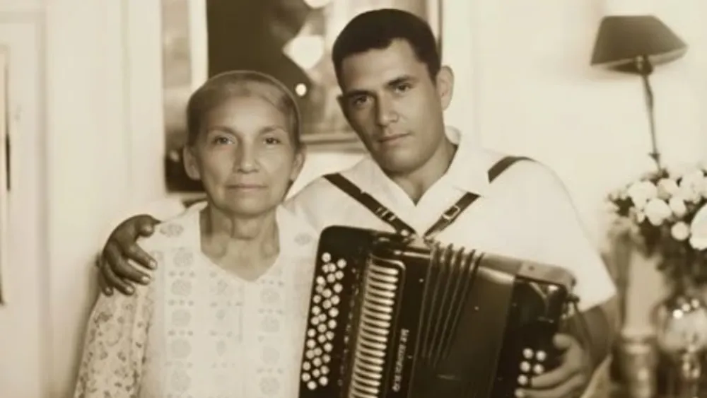 Emiliano Zuleta Baquero y su señora madre, Sara Baquero ‘La Vieja Sara’.