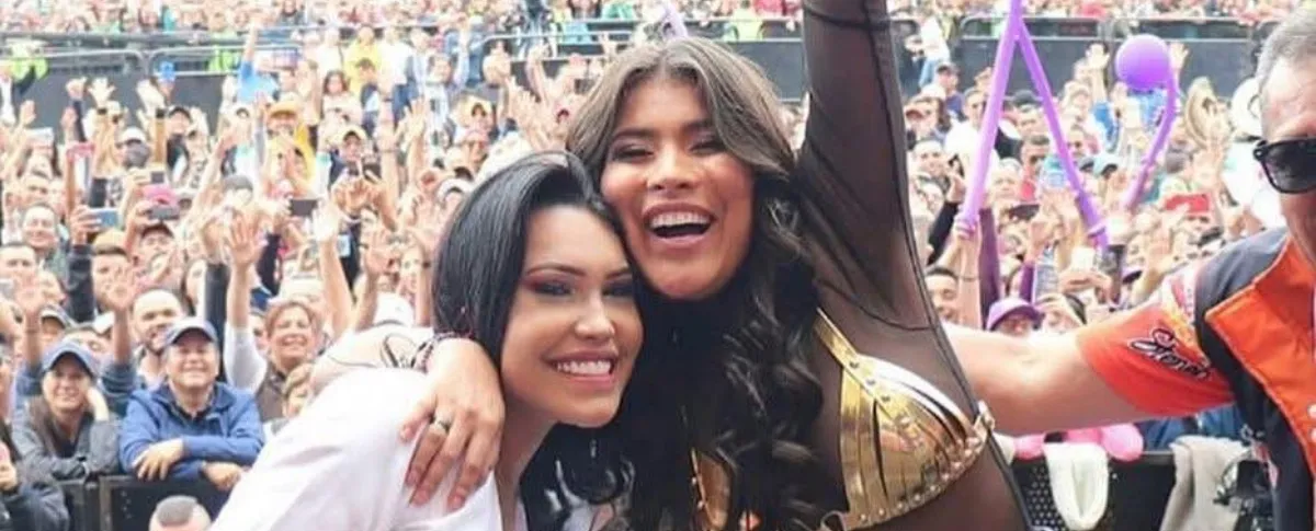 Ana del Castillo y Karen Lizarazo.