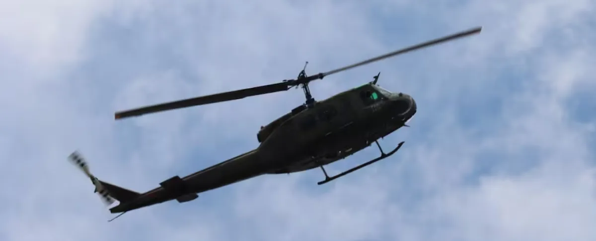 La aeronave, un Bell 212, logró aterrizar de manera segura.
