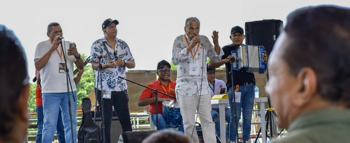 Canción inédita.