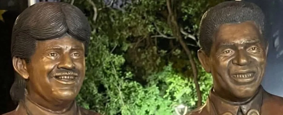 Estatuas de Rafael Orozco e Israel Romero.