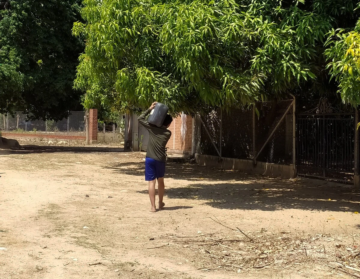 En municipios como Valledupar y su zona rural, cada pico del fenómeno de El Niño deja una estampa repetida: sed. Foto: Archivo.