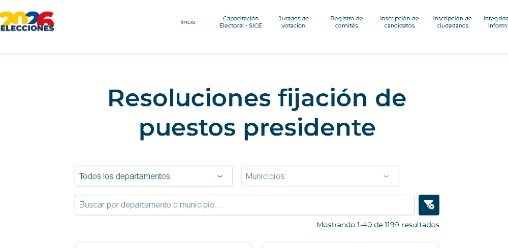 Ciudadanos consultan en línea su puesto de votación antes de las elecciones presidenciales del 31 de mayo en Colombia